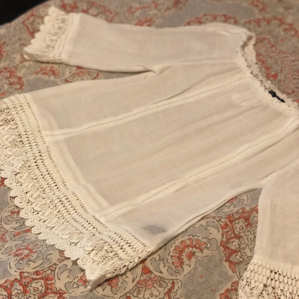 NWT!! On/off the shoulder top